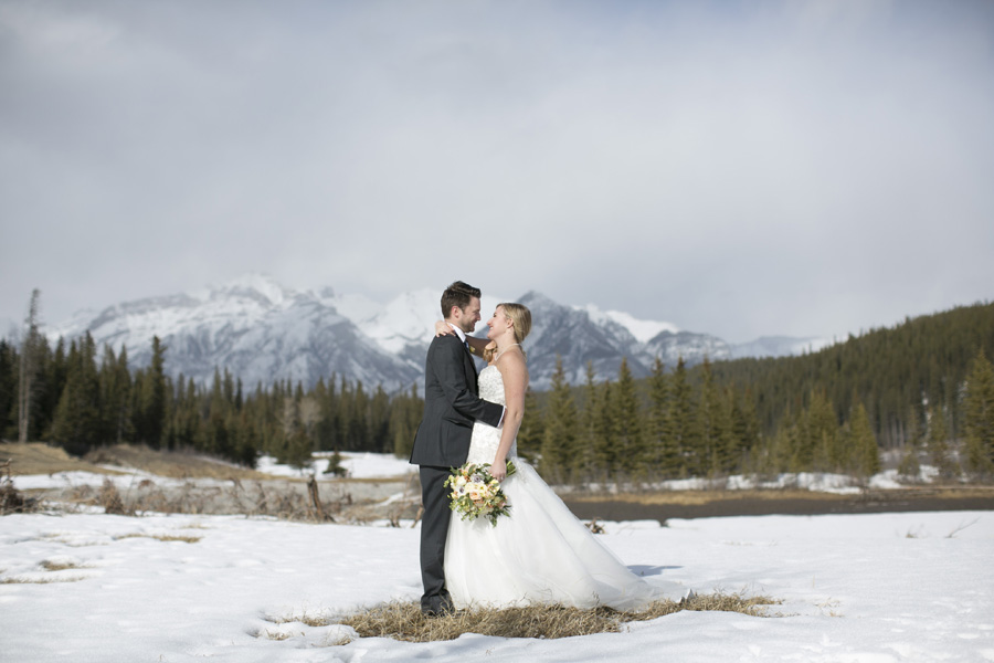 Amanda & Fraser -married! {Canmore, Silvertip Wedding Photographer}