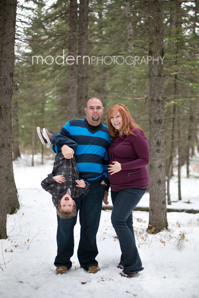 Winter Arrives with more families! {Calgary Family photography}