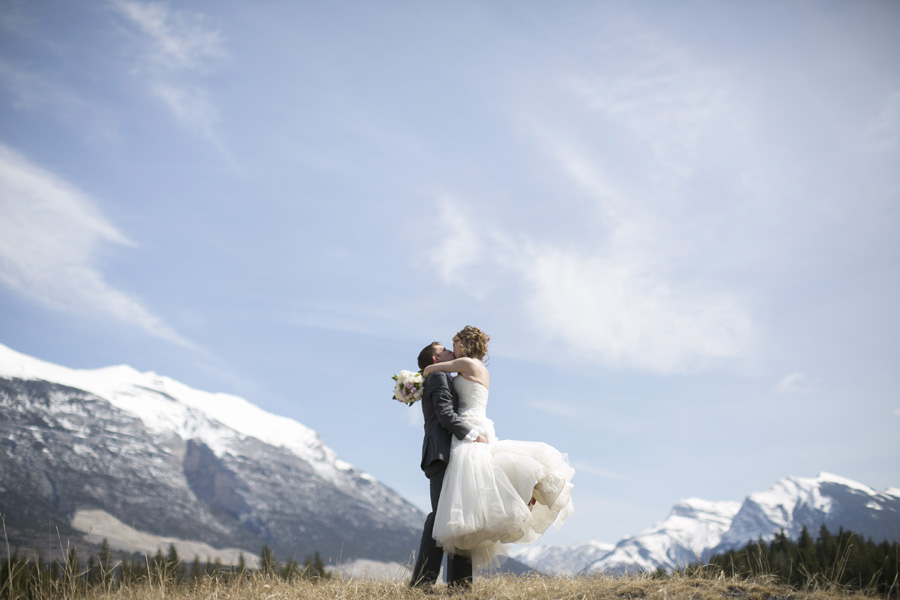 Julia & taylor -married! {Cochrane and Canmore wedding photographer}