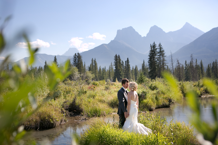 Megan & Ryan -married! {Canmore, Silvertip wedding photographer}