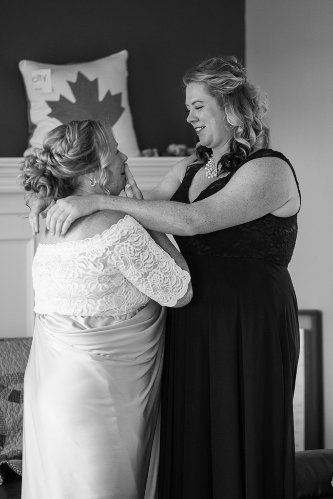 mom and daughter wedding day